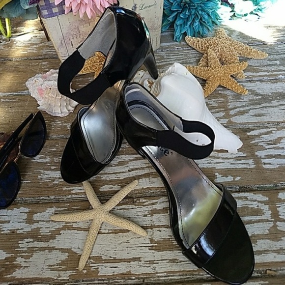 Dollhouse Black Patent Leather Stiletto Heels GUC - Picture 8 of 8